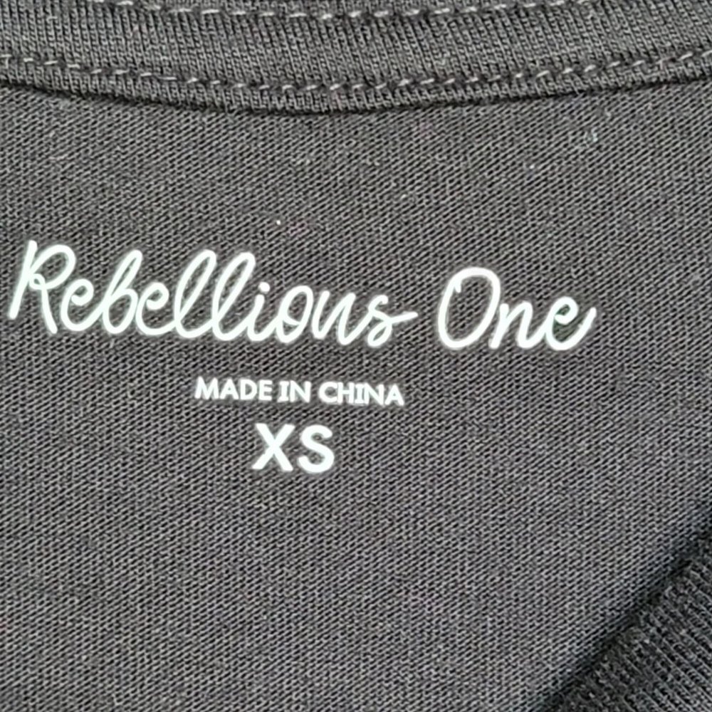 Rebellious One Long Sleeves Rose Graphic-Print Tee. Size XS - Picture 3 of 7